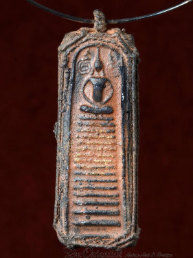 Phra Somdej, Pai Tong amulet met Boeddha