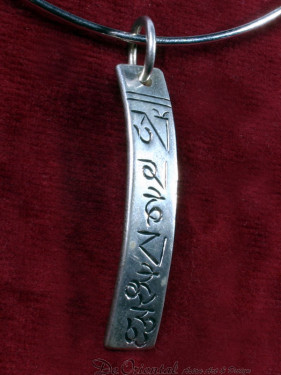 Hanger "Om" mani padme hum