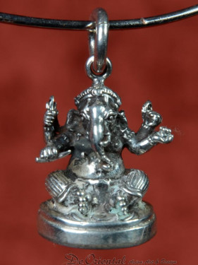 Massief zilveren hanger van Ganesha