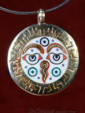 Hanger ogen van Boeddha en Boeddhistische knoop