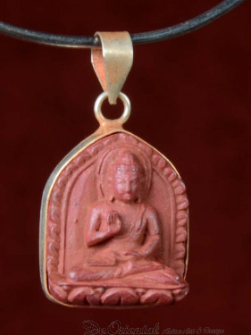 Hanger van Boeddha Abhanga mudra rood speksteen