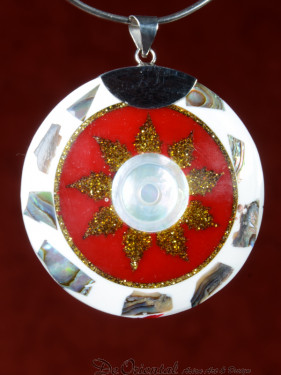 Handgemaakt sieraad van schelp en parelmoer 57mm