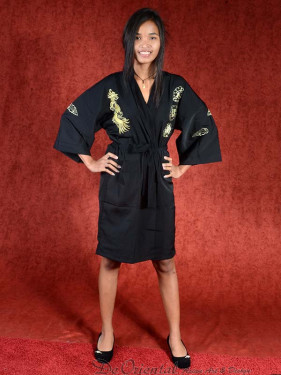 Satijnen Kimono met grote geborduurde draak Zwart
