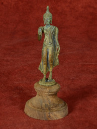 Wandelende bronzen Boeddha Sukhothai 