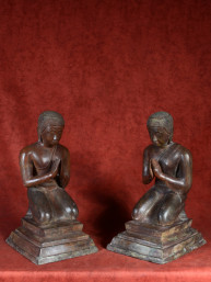 Set van monniken - adoranten gepatineerd brons 45cm