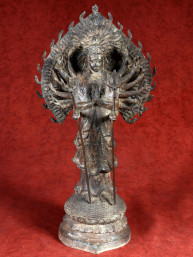 Bronzen Avalokiteshvara beeld met duizend armen