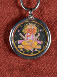Ganesha amulet handgeschilderd in zilveren lijst