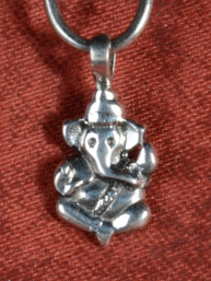 Mini Ganesha Hanger – 925 Zilver Boeddhistische Amulet