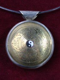 Mandala Amulet – Witmetaal Brons Yin Yang Symbool