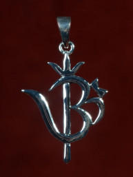 Om hanger met drietand.