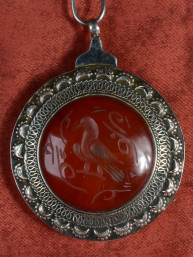 Afghaanse hanger 80% zilver met gegraveerde agaat duif