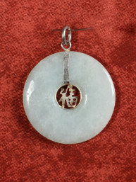 Jade hanger met Fu-teken.(福)