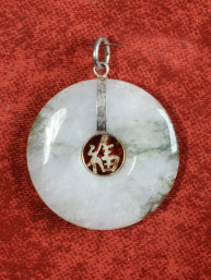 Jade hanger met Fu-teken.(福)