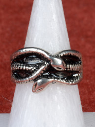 Biker Ring met twee slangen