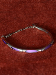 Edelstalen armband met paarse accenten