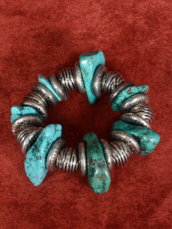 Armband met turquoise natuurstenen