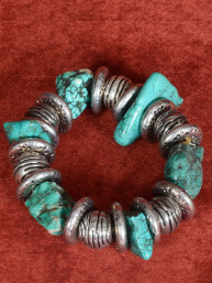 Armband met turquoise natuurstenen