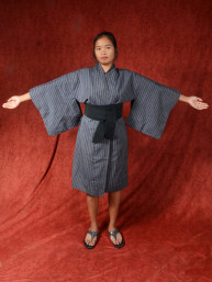 Traditionele Japanse Yukata in vertikale strepen