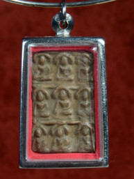 Phra Kham Pheng Harai Tat Kao amulet met Boeddha