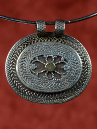 Rijkelijk bewerkte hanger uit Afghanistan