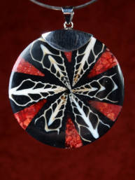 Handgemaakt sieraad van schelp en koraal 57mm