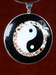 Handgemaakt sieraad van Yin Yang schelp, parelmoer