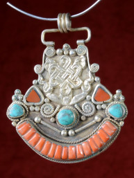 Fantasie hanger met oneindige knoop