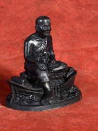 Brons gelakt beeld van Phra Luang Phor Tuad