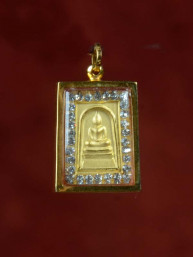 Phra Somdej Boeddha Amulet met zirkoontjes.