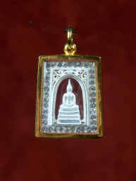 Boeddha amulet 18K goud met zilveren Boeddha