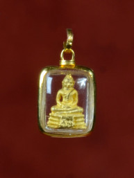 Phra Phuttasathon amulet met Boeddha 18K goud