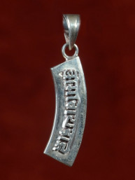 Gebogen om mani padme hum hanger 