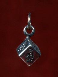 Gelukshangertje met maan symbool