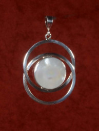 Parelmoer hanger zilver drie ringen met oog van Shiva