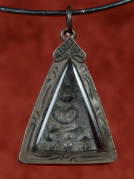 Phra Wat Samplum amulet met Boeddha
