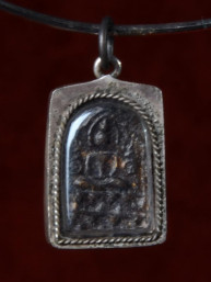 Phra Putt Pim Ratsami amulet met Boeddha