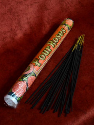 Hand gerolde wierook Four Roses