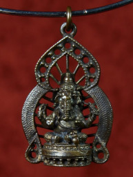 Zeldzame bronzen hanger van vier armige Ganesha