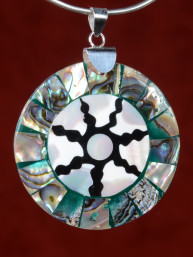 Handgemaakt sieraad van parelmoer en schelp 41mm