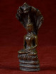 Boeddha miniatuur met Naga. Boeddha voor zaterdag brons