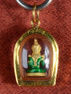 Smaragdgroene Boeddha hanger in 18k gouden omlijsting