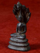 Boeddha beschermd door Naga. Brons miniatuur Ayuthaya stijl