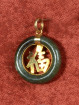 Jade hanger happiness, Fu (福)