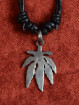 Zilveren Marihuana Blad Hanger met Leren Koord