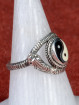 Zilveren slangring met yin-yang symbool