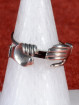 Unieke ring met 2 in elkaar passende handen  925