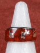 Hindoestaanse ring ingelegd met jaspis en Om padme hum script 925