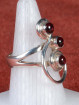 Exclusieve designring met 3 granaat edelsteentjes 925