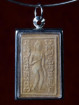 Phra Sing Pon Yue Kaw amulet met Boeddha