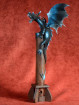 Wierookbrander met gevleugelde draak met bal blauw